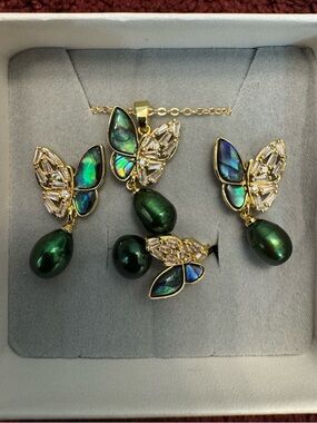 Micron Settings  Fresh Water Pearls Butterfly Set